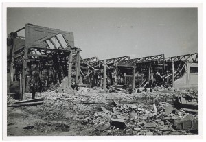 Via Passo Buole, Stabilimento FIAT Lingotto “Segheria”. Effetti prodotti dai bombardamenti dell'incursione aerea del 29 marzo 1944. UPA 4615_9E06_55. © Archivio Storico della Città di Torino