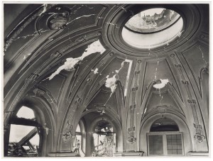 Vicolo di Santa Maria, “Chiesa di Santa Maria di Piazza.[…]. Effetti prodotti dai bombardamenti dell'incursione aerea del 20-21 novembre 1942. UPA 1776_9B01-15. © Archivio Storico della Città di Torino