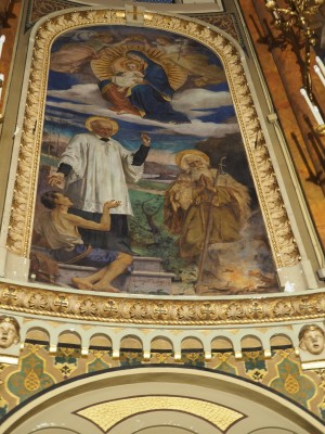 Interno della Chiesa dei Santi Vincenzo de’ Paoli e Antonio Abate. Fotografia di Maria Paola Soffiantino, 2018