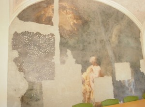 Appartamento badessa. Corridoio cappella con affresco Conversione di Sant' Agostino