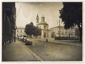 Piazza Carlo Emanuele II. ASCT, Fondo Gazzetta del Popolo,  8 giugno 1955 (GPD I 1180 D/01). © Archivio Storico della Città di Torino