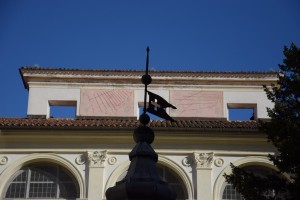 Orologio solare, Basilica di Superga, Chiostro