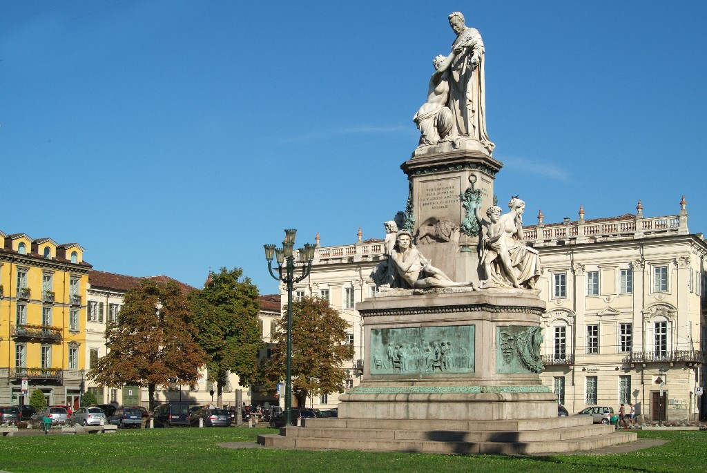 Monumento A Camillo Benso Conte Di Cavour Museotorino