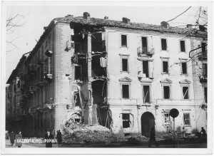 Corso Francia [già Gabriele D'Annunzio] 30 ang. Via Pietro Bagetti. Effetti prodotti dai bombardamenti dell'incursione aerea del 20-21 novembre 1942. UPA 1985_9B04-08. © Archivio Storico della Città di Torino