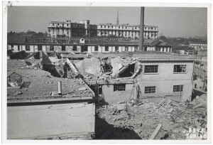 Corso Regina Margherita 16 (Corso Belgio). Opificio Militare. Effetti prodotti dai bombardamenti dell'incursione aerea dell'8 agosto 1943. UPA 3841_9E02-50. © Archivio Storico della Città di Torino