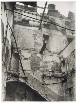 Piazza San Carlo, “Palazzo Villa di Villastellone ora Avogadro di Collobiano. Danni apportati da incursione [...]”. Effetti prodotti dai bombardamenti dell'incursione aerea del 20-21 novembre 1942. UPA 1815_9B01-38. © Archivio Storico della Città di Torino