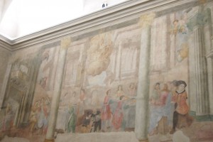 Chiesa di Santa Croce. Refettorio, parete di fondo con affresco Le nozze di Cana