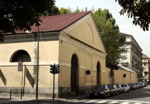 Ex caserma Cesare di Saluzzo. I fronti su corso Valdocco angolo via San Domenico. Fotografia di Caterina Franchini.