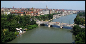 Veduta del ponte Umberto I (1). Fotografia di Michele D’Ottavio, 2009. © MuseoTorino.