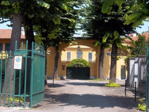 L'ingresso della villa. Fotografia L&M, 2011.