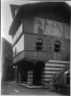 Borgo medievale, casa di Lagnasco, effetti dei bombardamenti. Fondazione Torino Musei, Archivio fotografico. © Fondazione Torino Musei