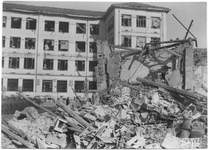 Piazza Di Robilant (Generale), Scuola Professionale “G. Plana”. Danni prodotti dai bombardamenti dell'incursione aerea del 18-19 novembre 1942. UPA 1621_9A06-10. © Archivio Storico della Città di Torino 
