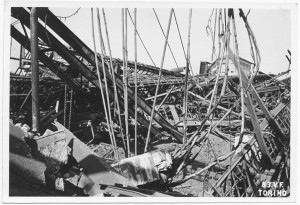 Via Pier Carlo Boggio 19. Ferrovie dello Stato - Officine Materiale Rotabile. Effetti prodotti dai bombardamenti dell'incursione aerea dell'8 agosto 1943. UPA 3842_9E02-51. © Archivio Storico della Città di Torino/Archivio Storico Vigili del Fuoco