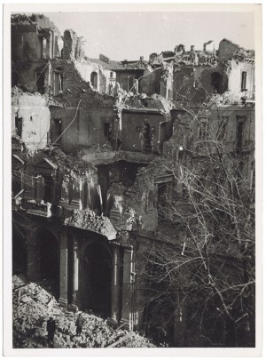 Corso San Martino. Effetti prodotti dai bombardamenti dell'incursione aerea del 20-21 novembre 1942. UPA 1842_9B01-56. © Archivio Storico della Città di Torino