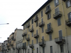 Veduta del quartiere su via Lancia. Fotografia di Maria D'Amuri, 2011