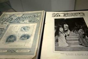 Una vetrina della mostra ''Torino e le donne'' - Sezione: Letture al femminile