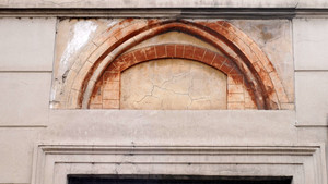 Una finestra medievale in via Conte Verde. Fotografia di Plinio Martelli, 2010. © MuseoTorino.