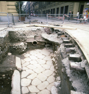 Decumano massimo in piazza Castello