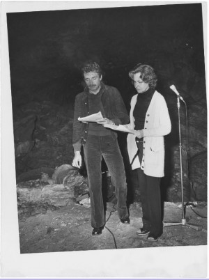 Anche le grotte diventano un palcoscenico, 1974