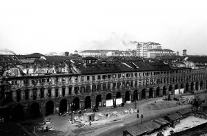 Piazza San Carlo, fine anni Quaranta © Archivio Storico della Città di Torino (NAF 12_147)