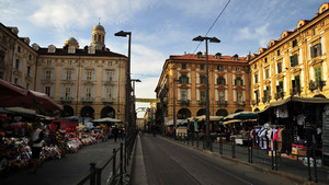 Le bancarelle di Porta Palazzo. Fotografia di Paolo Mussat Sartor e Paolo Pellion di Persano, 2010. © MuseoTorino