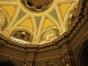 Interno della Chiesa dei Santi Vincenzo de’ Paoli e Antonio Abate. Fotografia di Maria Paola Soffiantino, 2018