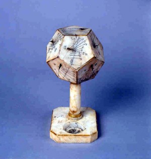 Orologio solare poligonale in alabastro, Museo Civico d'Arte Antica in Palazzo Madama (inv, 269/PM)