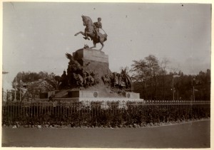 Davide Calandra, Monumento ad Amedeo di Savoia, 1902. Fotografia di Mario Gabinio, 1902. © Fondazione Torino Musei - Archivio fotografico.