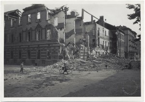 Corso Duca degli Abruzzi 45, “Scuola Elementare “Michele Coppino”. Effetti prodotti dai bombardamenti dell'incursione aerea del 4 giugno 1944. UPA 4601_9E06_40. © Archivio Storico della Città di Torino