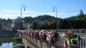 Ponte Vittorio Emanuele I e Gran Madre. Fotografia di Maria Grazia Turri, 2008.