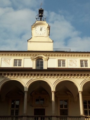 Orologio solare, Seminario Metropolitano, Cortile. Fotografia del 2020