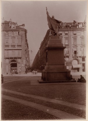 Vincenzo Vela, Monumento all'Alfiere dell'Esercito Sardo, 1856. Fotografia di Mario Gabinio, 1900 ca. © Fondazione Torino Musei.