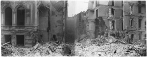 Via Principe Tommaso. “Incursione notte 20-21/11/1942 N.19 = Teatro Chiarella = […] Morti n. 2 […]”. Danni prodotti dai bombardamenti dell'incursione aerea del 20-21 novembre 1942. UPA 1851D_9F02-03. © Archivio Storico della Città di Torino