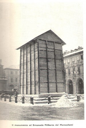 Monumento a Emanuele Filiberto. ASCT, Miscellanea Sicurezza Pubblica 481. Da La protezione antiaerea della città e della provincia, dalla Rassegna Municipale “Torino”, nn. 10-12, ottobre-dicembre 1940. © Archivio Storico della Città