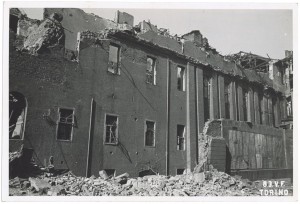 Via Giuseppe Verdi 16 (Via Po?). Comando del Distretto Militare di Torino. Effetti prodotti dai bombardamenti dell'incursione aerea dell'8 agosto 1943. UPA 3820_9E02-31. © Archivio Storico della Città di Torino