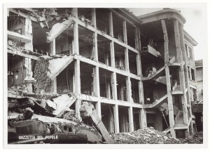 Via Saluzzo – Via Belfiore, “Scuola Vincenzo Monti – Professionale Giulio”. Effetti prodotti dai bombardamenti dell'incursione aerea del 20-21 novembre 1942. UPA 1872_9B02-35. © Archivio Storico della Città di Torino