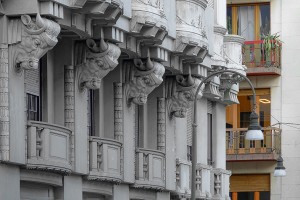 Particolare facciata testa di toro aggettante - Casa Avezzano/Betta (ASCT, PE I cat. 1912/556)