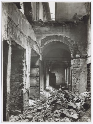 Via Stampatori, Palazzo Balbo Bertone di Sambuy. Effetti prodotti dai bombardamenti dell'incursione aerea del 20-21 novembre 1942. UPA 1795_9B01-25. © Archivio Storico della Città di Torino