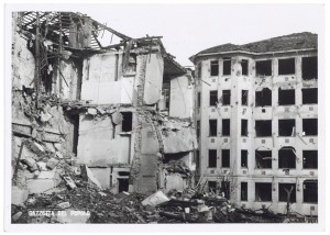 Ospedale San Giovanni Battista (delle Molinette), Corso Donato Bramante. Effetti prodotti dai bombardamenti dell'incursione aerea dell'8-9 dicembre 1942. UPA 2831D_9D01-44. © Archivio Storico della Città di Torino