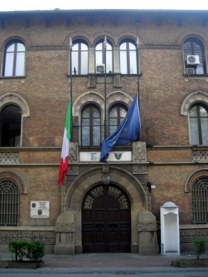 Caserma Montegrappa. Particolare dell’ingresso della palazzina di comando. Fotografia di Silvia Bertelli.