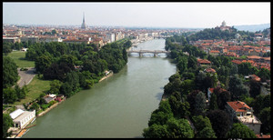 Tratto del fiume Po presso il ponte Umberto I. Fotografia di Michele D’Ottavio, 2009. © MuseoTorino.