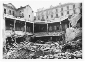 Via Principe Tommaso, Cinema Teatro Maffei. Effetti prodotti dai bombardamenti dell'incursione aerea del 20-21 novembre 1942. UPA 1862_9B02-22. © Archivio Storico della Città di Torino