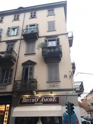 Trompe l'oeil in via San Secondo (n.13) angolo corso Stati Uniti (n.5)