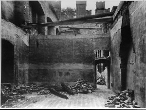 Borgo medievale, effetti dei bombardamenti. Fondazione Torino Musei, Archivio fotografico. © Fondazione Torino Musei