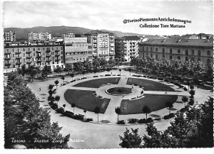 Piazza Luigi Martini, cartolina, circa 1955 © Torino Piemonte Antiche Immagini - Cartolina collezione Tore Mattana
