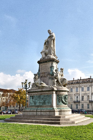 Giovanni Duprè, Monumento a Camillo Benso Conte di Cavour (veduta laterale), 1865-1873. Fotografia di Mattia Boero, 2010. © MuseoTorino. 
