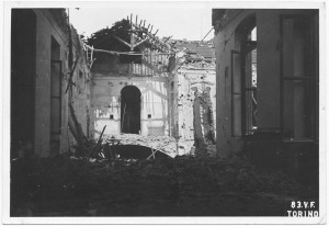 Corso Re Umberto 115 - Corso Filippo Turati 46 (già Corso Stupinigi). Ospedale Mauriziano Umberto I. Effetti prodotti dai bombardamenti dell'incursione aerea dell'8 agosto 1943. UPA 3829_9E02-39. © Archivio Storico della Città di Torino/Archivio Vigili del Fuoco