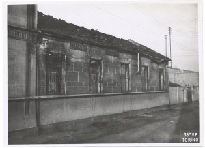 Corso Regio Parco 19, Scuola Elementare “Michele Lessona”. Effetti prodotti dai bombardamenti dell'incursione aerea del 4-5 febbraio 1943. UPA 3373_9D05-47. © Archivio Storico della Città di Torino