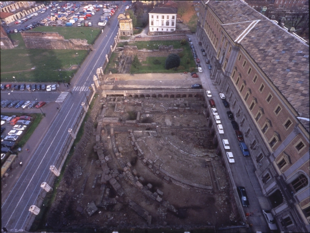 Palazzo Reale di Torino e il Teatro Romano della antica Augusta Taurinorum