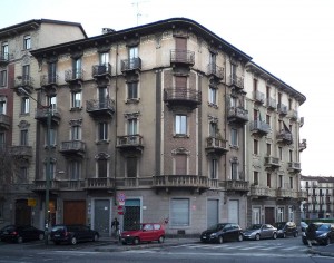 Edificio di civile abitazione in corso Umbria 2